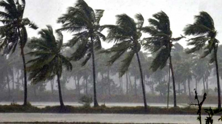 আগামী ২৪ ঘণ্টায় ভারি বর্ষণ হতে পারে যেসব অঞ্চলে