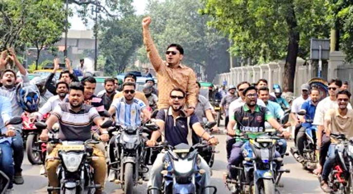রাজধানীর মোড়ে মোড়ে ছাত্রদলের শোডাউন