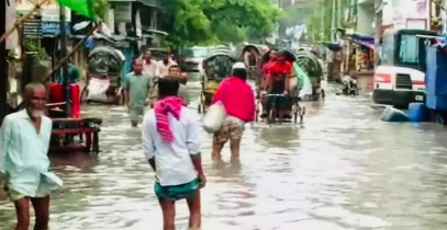 ভারী বৃষ্টিতেই ডুবলো চট্টগ্রাম, ছুটির দিনে দুর্ভোগ