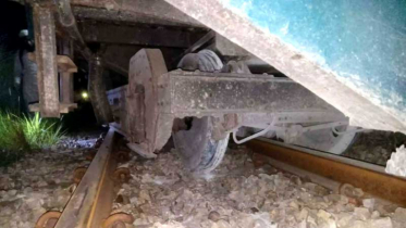 চট্টগ্রামের সঙ্গে সারা দেশের রেল যোগাযোগ বিচ্ছিন্ন
