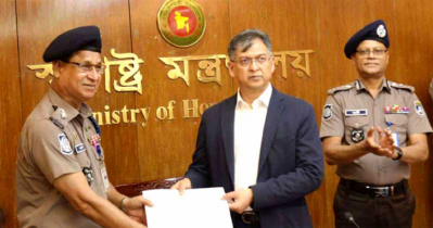 আলোচিত তিন ঘটনায় পুরস্কার পেলেন পুলিশের ১৫ সদস্য