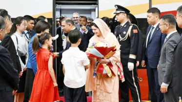 বেইজিংয়ে প্রধানমন্ত্রীকে লাল গালিচা সংবর্ধনা