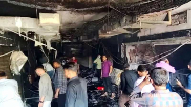 চট্টগ্রামের অর্কিড প্লাজায় আগুন, নিহত ২